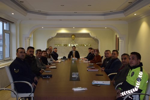 Kaymakamımız Sayın Selim ESER başkanlığında Kış Tedbirleri ve Afet Koordinasyon toplantısı yapıldı.